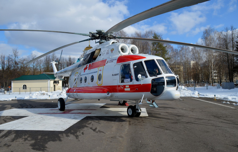 Из деревни Ачиры Тобольского района, зараженных неизвестной болезнью вывезли вертолетом.