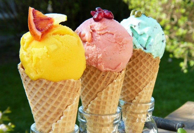 В Тобольске молодые люди украли мороженого на 6 тысяч рублей