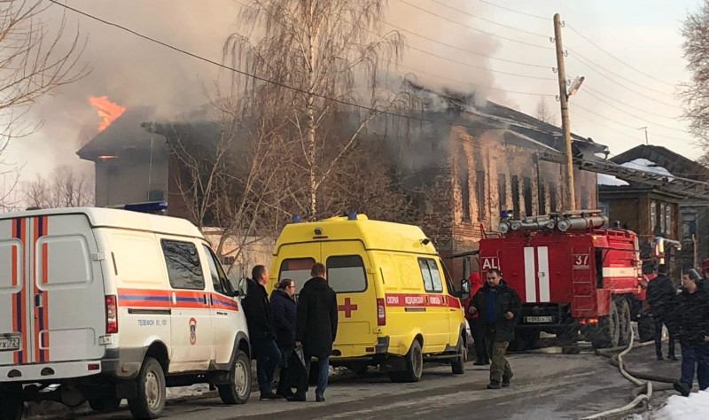 В Тобольске сгорел дом Туполевых на улице Мира