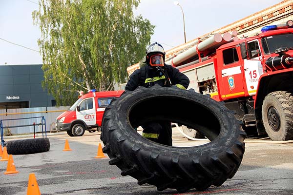 Пожарные из Тобольска успешно выступили в региональном конкурсе профмастерства