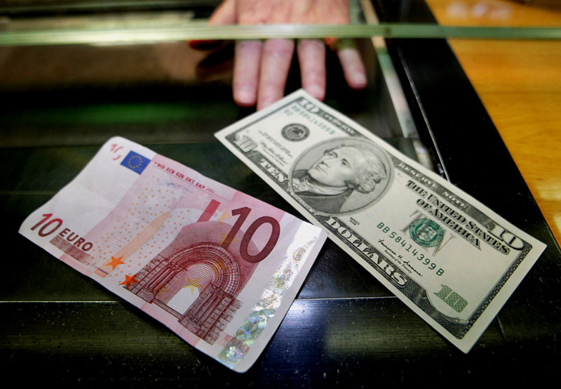 Курс евро обновил максимум в 94 рубля впервые с 2014 года