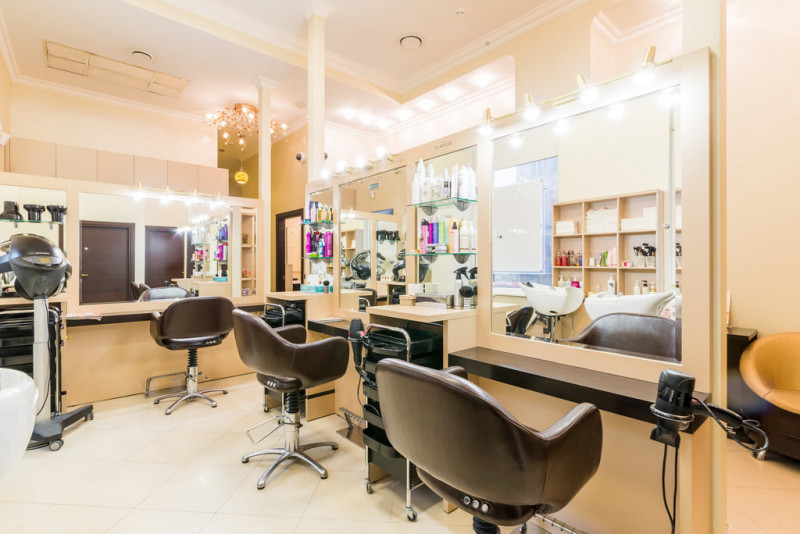 Сегодня в Тобольске должны открыться салоны красоты, парикмахерские и СТО