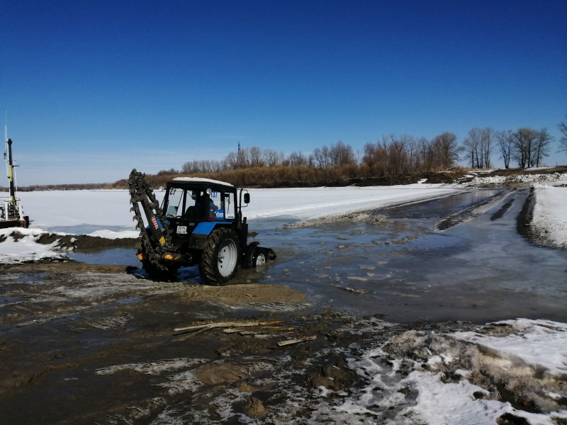 В селе Ярково закрыли три ледовые переправы