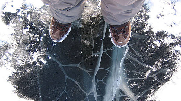Подождите с рыбалкой: лёд на водоёмах Тобольского региона ещё тонкий!