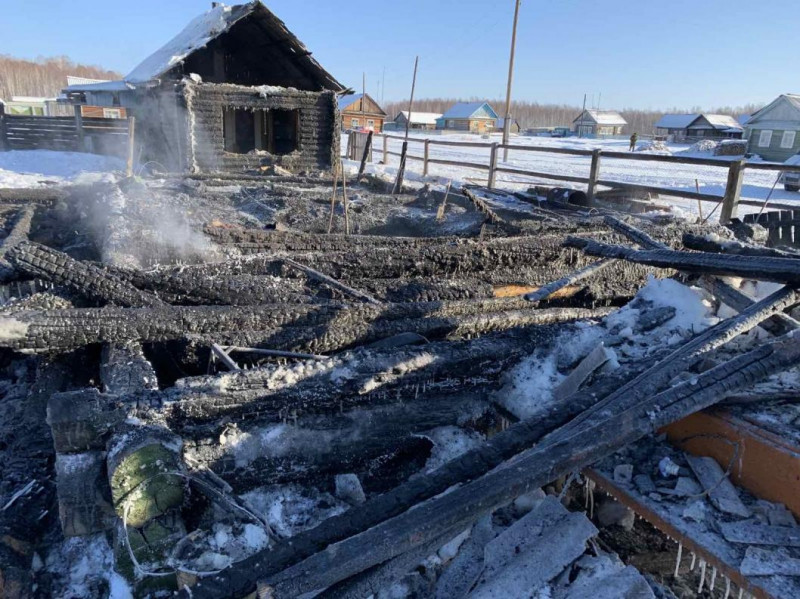 При пожаре в Тобольском районе скончались две сестры